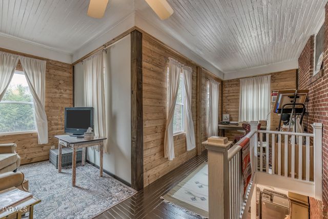 130 Solar Street, Bristol, VA 24201