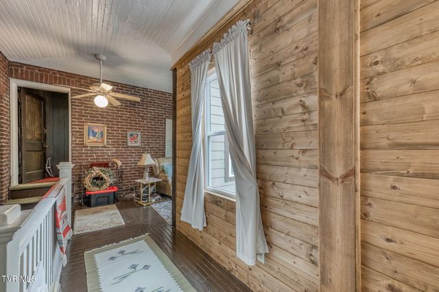 130 Solar Street, Bristol, VA 24201