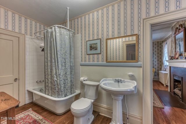 130 Solar Street, Bristol, VA 24201