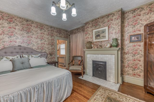 130 Solar Street, Bristol, VA 24201