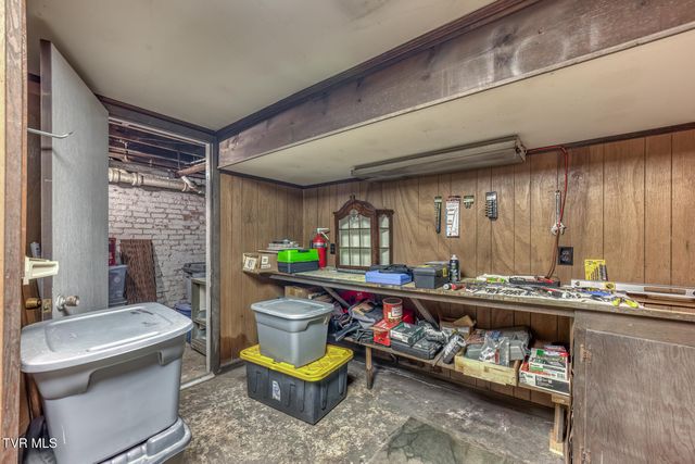 130 Solar Street, Bristol, VA 24201