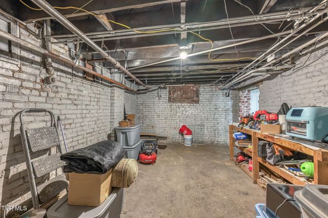 130 Solar Street, Bristol, VA 24201