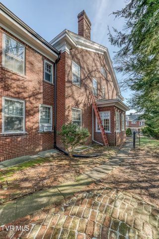 130 Solar Street, Bristol, VA 24201