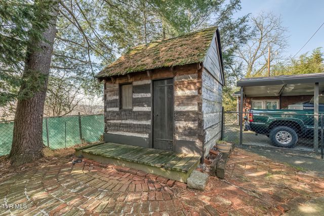 130 Solar Street, Bristol, VA 24201