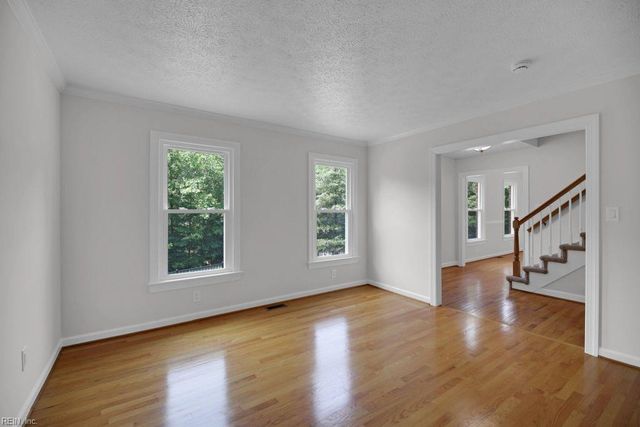 105 Londonderry LN, Williamsburg, VA 23188