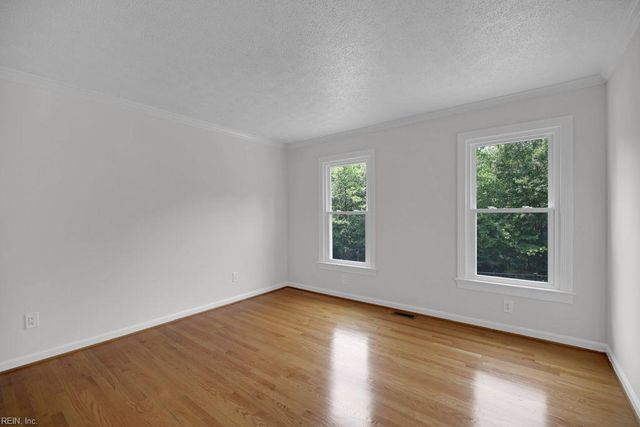 105 Londonderry LN, Williamsburg, VA 23188