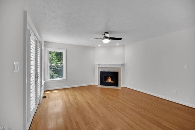 105 Londonderry LN, Williamsburg, VA 23188