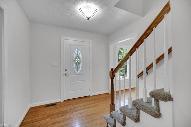 105 Londonderry LN, Williamsburg, VA 23188