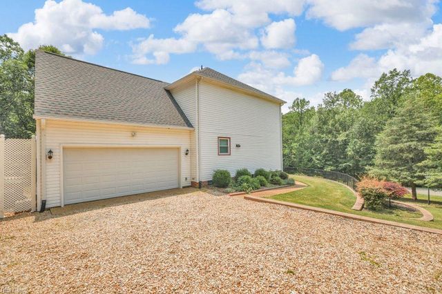 105 Londonderry LN, Williamsburg, VA 23188