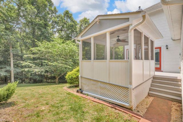 105 Londonderry LN, Williamsburg, VA 23188