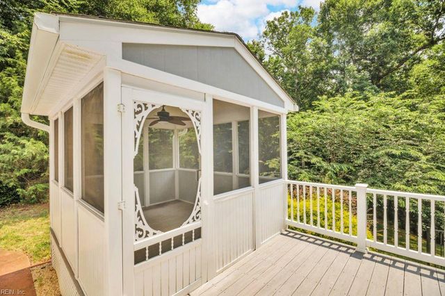 105 Londonderry LN, Williamsburg, VA 23188