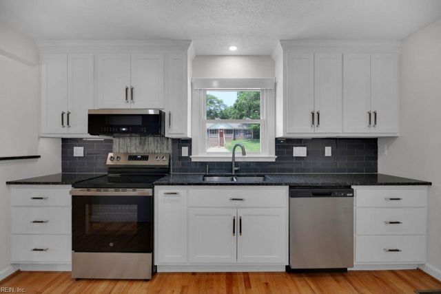 105 Londonderry LN, Williamsburg, VA 23188