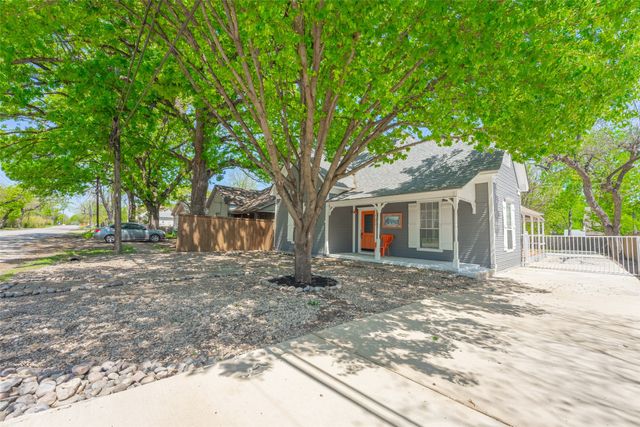 702 Water Street, Waxahachie, TX 75165