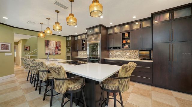 1904 HARBOURSIDE DRIVE 201, Longboat Key, FL 34228