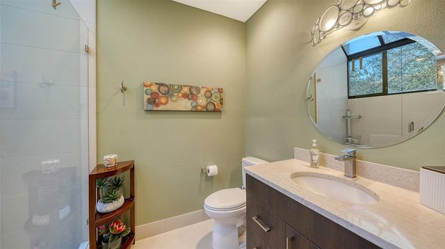 1904 HARBOURSIDE DRIVE 201, Longboat Key, FL 34228