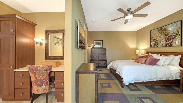 1904 HARBOURSIDE DRIVE 201, Longboat Key, FL 34228