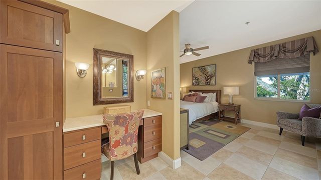 1904 HARBOURSIDE DRIVE 201, Longboat Key, FL 34228