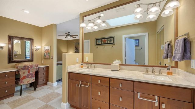 1904 HARBOURSIDE DRIVE 201, Longboat Key, FL 34228