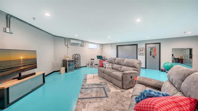 1904 HARBOURSIDE DRIVE 201, Longboat Key, FL 34228