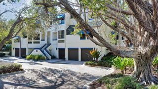 1904 HARBOURSIDE DRIVE 201, Longboat Key, FL 34228