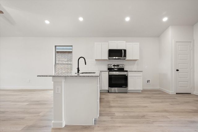 2412 Bryan Avenue, Wolfforth, TX 79382