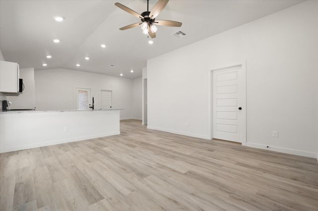 2412 Bryan Avenue, Wolfforth, TX 79382