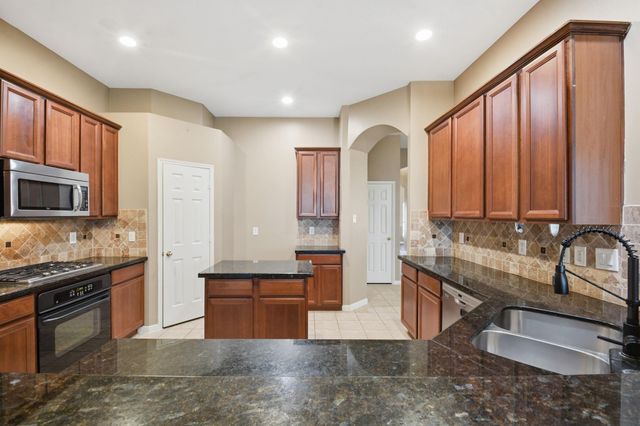 18915 Rustling Ridge Lane, Tomball, TX 77377