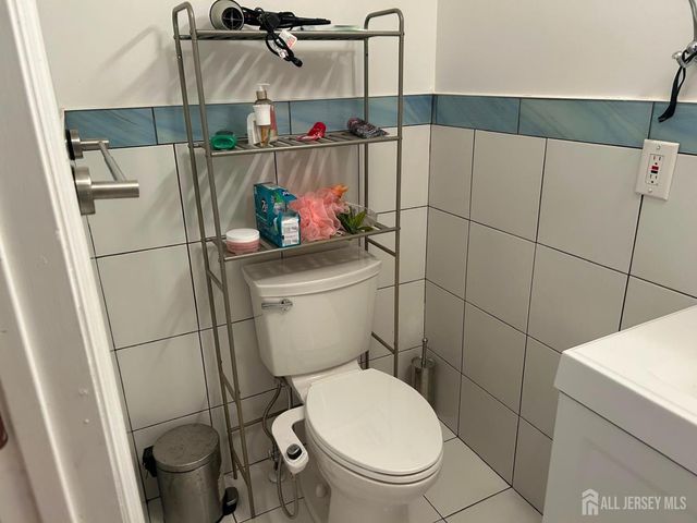 129 hampton Street, Metuchen, NJ 08840