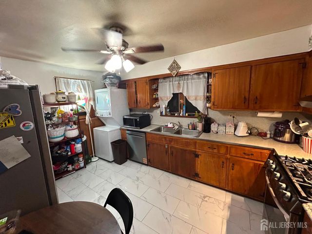 129 hampton Street, Metuchen, NJ 08840