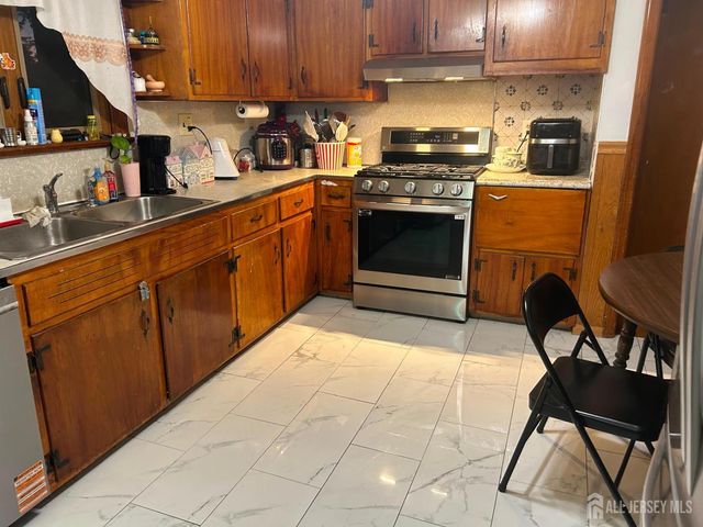 129 hampton Street, Metuchen, NJ 08840