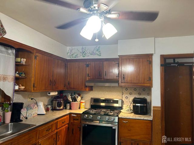 129 hampton Street, Metuchen, NJ 08840