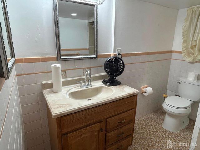 129 hampton Street, Metuchen, NJ 08840