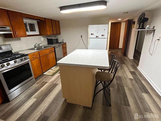 129 hampton Street, Metuchen, NJ 08840