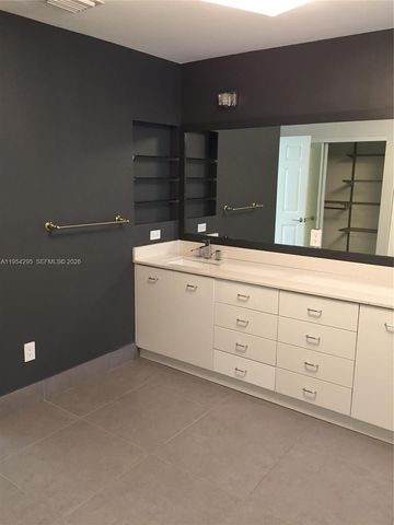 7233 NW 113th Ct, Doral, FL 33178