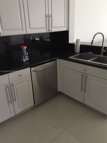 7233 NW 113th Ct, Doral, FL 33178