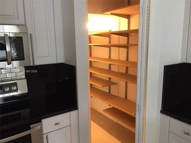 7233 NW 113th Ct, Doral, FL 33178