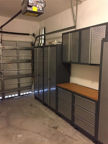 7233 NW 113th Ct, Doral, FL 33178