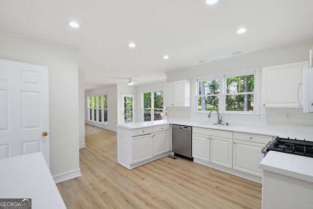 2429 Camden Lake View NW, Acworth, GA 30101