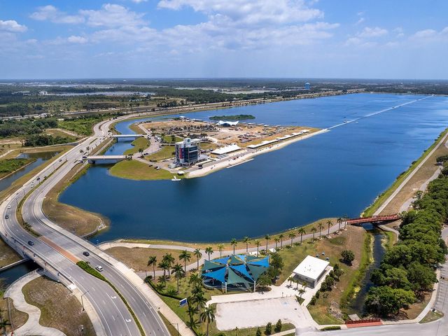 4022 PENSHURST PARK, Sarasota, FL 34235