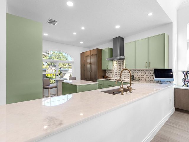 4022 PENSHURST PARK, Sarasota, FL 34235