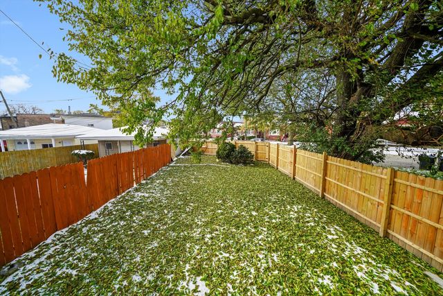 7918 S Anthony Avenue, Chicago, IL 60619