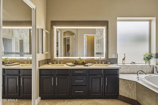 636 E VERMONT Drive, Gilbert, AZ 85295