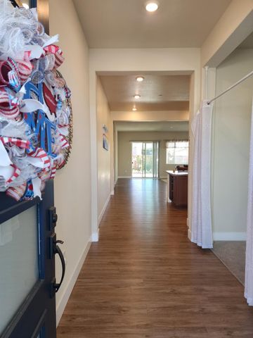 1267 Laurel Dr, Manteca, CA 95336