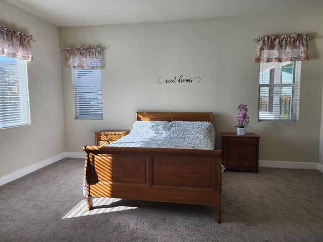 1267 Laurel Dr, Manteca, CA 95336