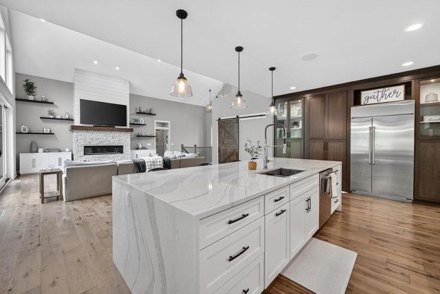 2412 Kilarney Way, Waunakee, WI 53597