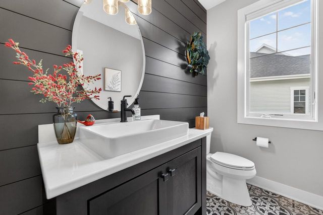 2412 Kilarney Way, Waunakee, WI 53597