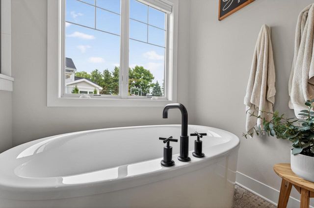 2412 Kilarney Way, Waunakee, WI 53597