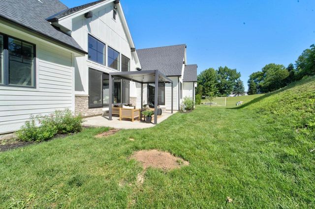 2412 Kilarney Way, Waunakee, WI 53597