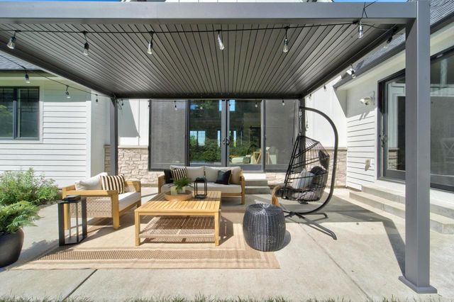 2412 Kilarney Way, Waunakee, WI 53597