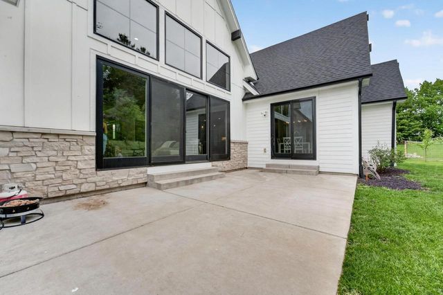 2412 Kilarney Way, Waunakee, WI 53597